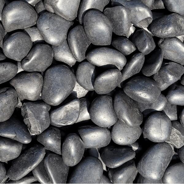 Beach Pebbles deep black 80-100 mm zak 25 kg.